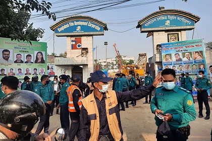 শিল্পী সমিতির নির্বাচনে ভোটগ্রহণ চলছে
