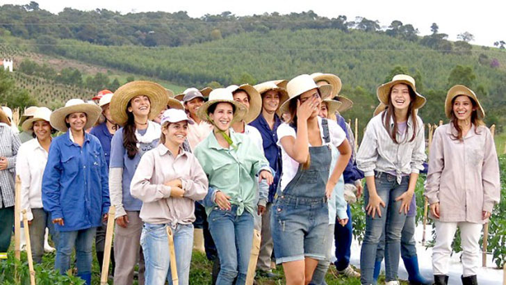 যে গ্রামে সুন্দরী নারীদের পাত্র জোটে না!