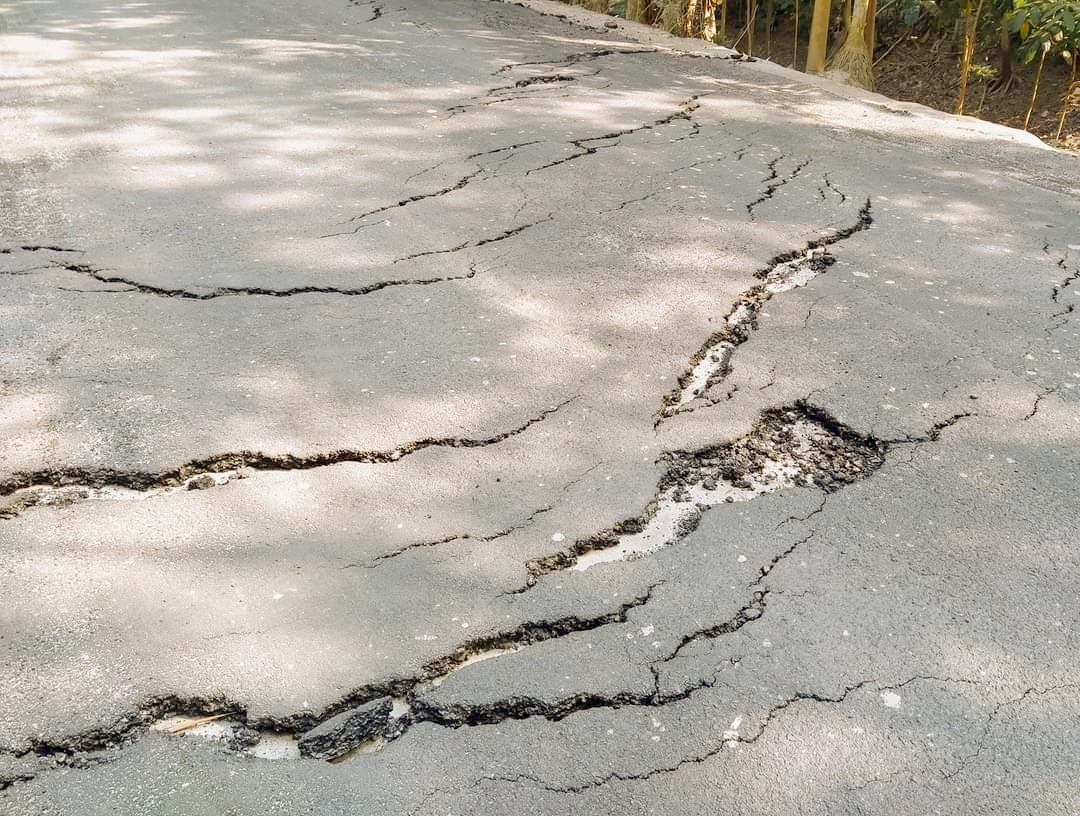 বোয়ালমারীতে ১৫ দিনেই বেহাল দশা সংস্কার করা সড়কের