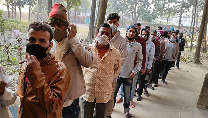 সপ্তম ধাপে ১৩৭ ইউপিতে ভোট চলছে