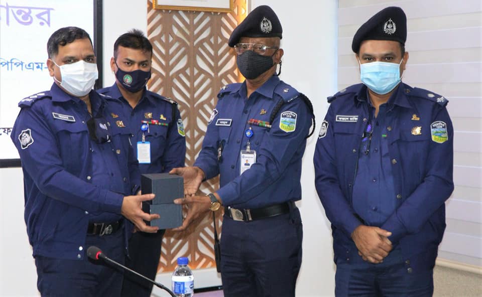 ময়মনসিংহ পুলিশের বডিওর্য়ান ক্যামেরার উদ্বোধন