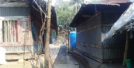 বাগেরহাটে অবরুদ্ধ  দিনমজুর কৃষক পরিবার