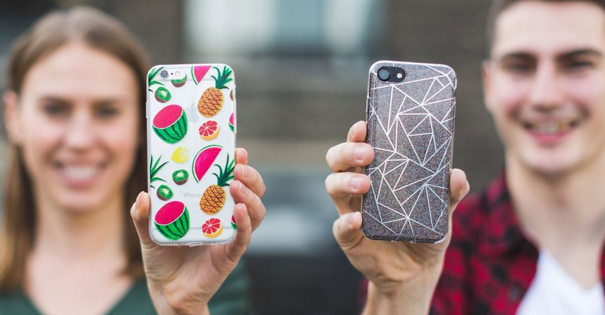 স্মার্টফোনে কভার লাগিয়ে যে ক্ষতি করছেন