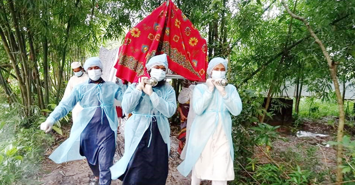 করোনায় মৃত্যু বেড়েছে, শনাক্ত কমেছে