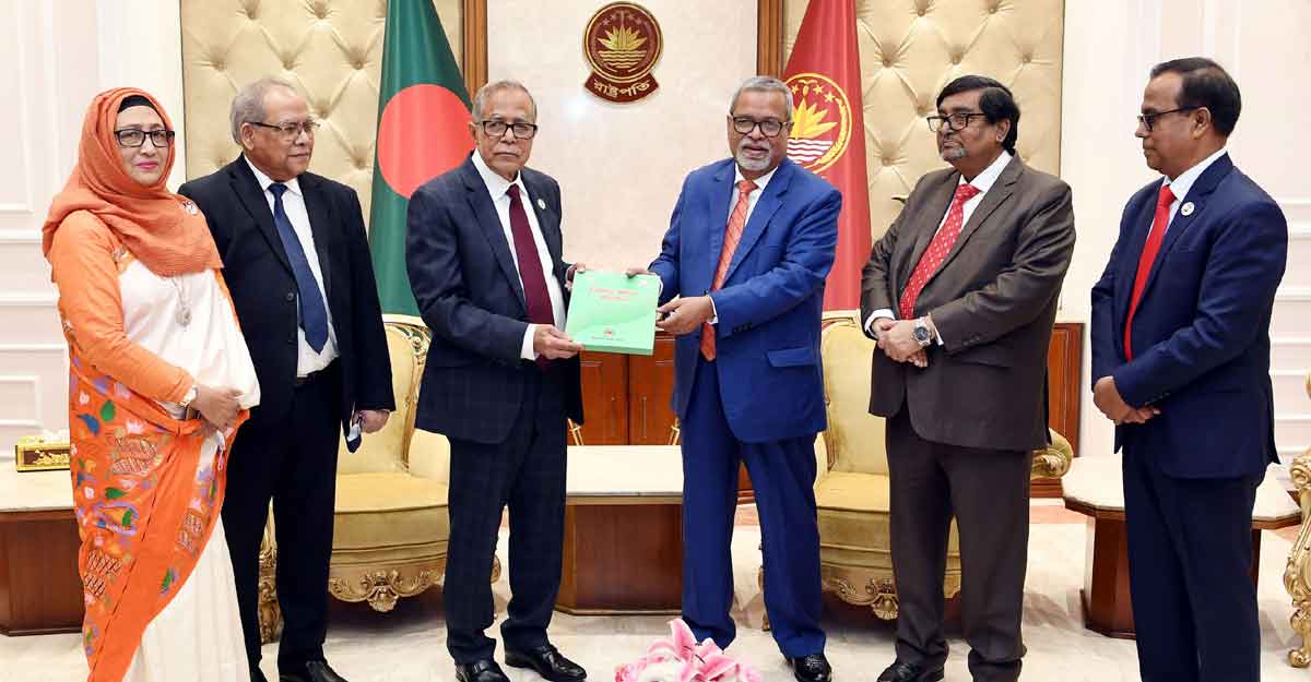 সুষ্ঠু নির্বাচন অনুষ্ঠানে রাজনৈতিক দল ও জনগণের সহযোগিতা অপরিহার্য: রাষ্ট্রপতি