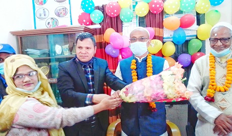 হাতীবান্ধায় নবনির্বাচিত চেয়ারম্যানকে বরণ