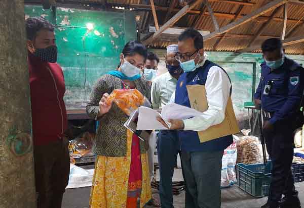বাগেরহাটে বেকারী কারখানায় অস্বাস্থ্যকর পরিবেশ, ৩০ হাজার টাকা জরিমানা