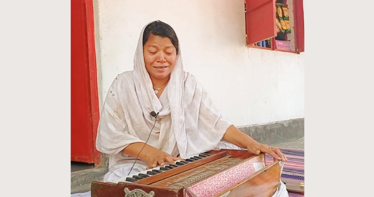 ফরিদপুরে মুজিব শতবর্ষে ঘর পাওয়া সংসারহারা সাথীর ইচ্ছে বড় শিল্পী হওয়া