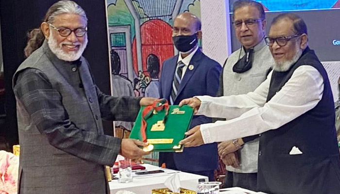 একুশে পদক পেলেন ২৪ জন