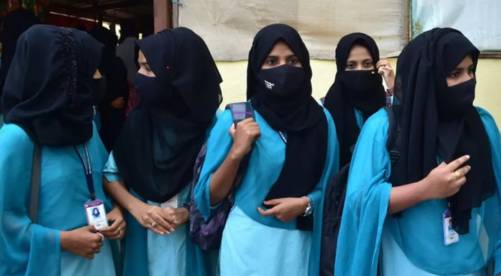 কর্ণাটকে হিজাব পরায় এবার ৫৮ ছাত্রী বহিষ্কার!