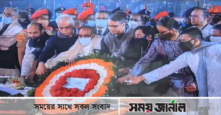 ভাষাশহীদের প্রতি বিএসএমএমইউ উপাচার্যের শ্রদ্ধা নিবেদন