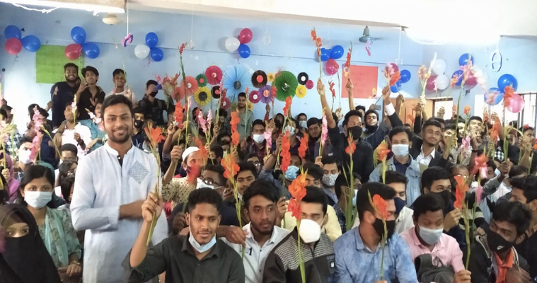 নবীনবরণ অনুষ্ঠানের মাধ্যমে স্বপ্নগুলো নতুন করে দেখতে পারছি