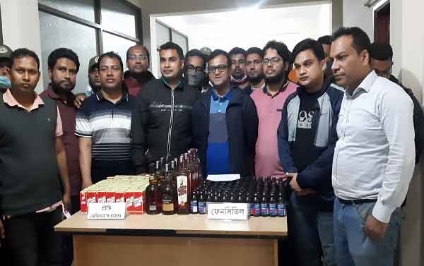 হিলি স্থলবন্দরে ফেন্সিডিল ও ভারতীয় মদ উদ্ধার