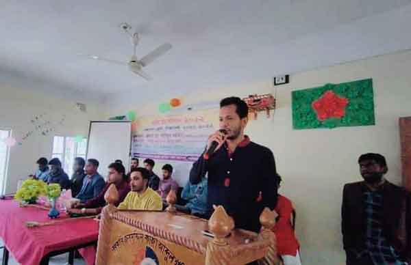 নবাগত কলেজ শিক্ষার্থীদের বরণ করলো পাটগ্রাম সরকারি কলেজ ছাত্রলীগ
