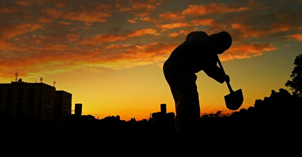 একদিনে আরও সাড়ে ৭ হাজারসহ মোট মৃত্যু ছাড়াল ৬০ লাখ