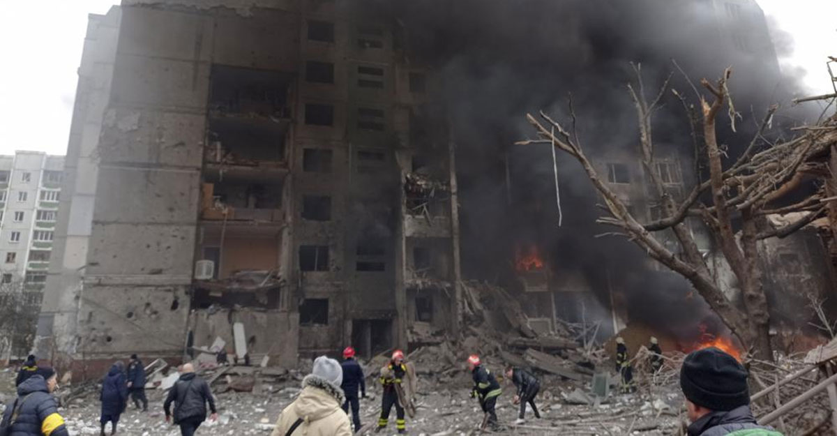 ইউক্রেনে ভবনে রুশ হামলা, নিহত ৩৩