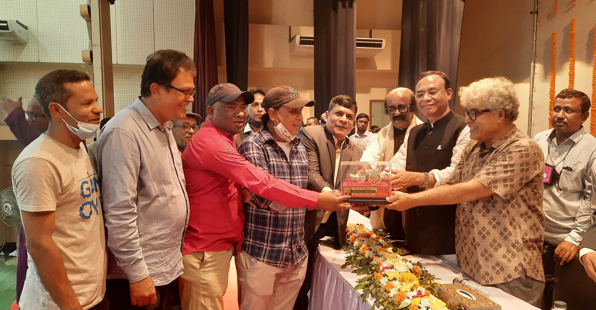 একুশে পদক পাওয়ায় আব্রাহাম লিংকনকে কুড়িগ্রামে নাগরিক সংবর্ধনা