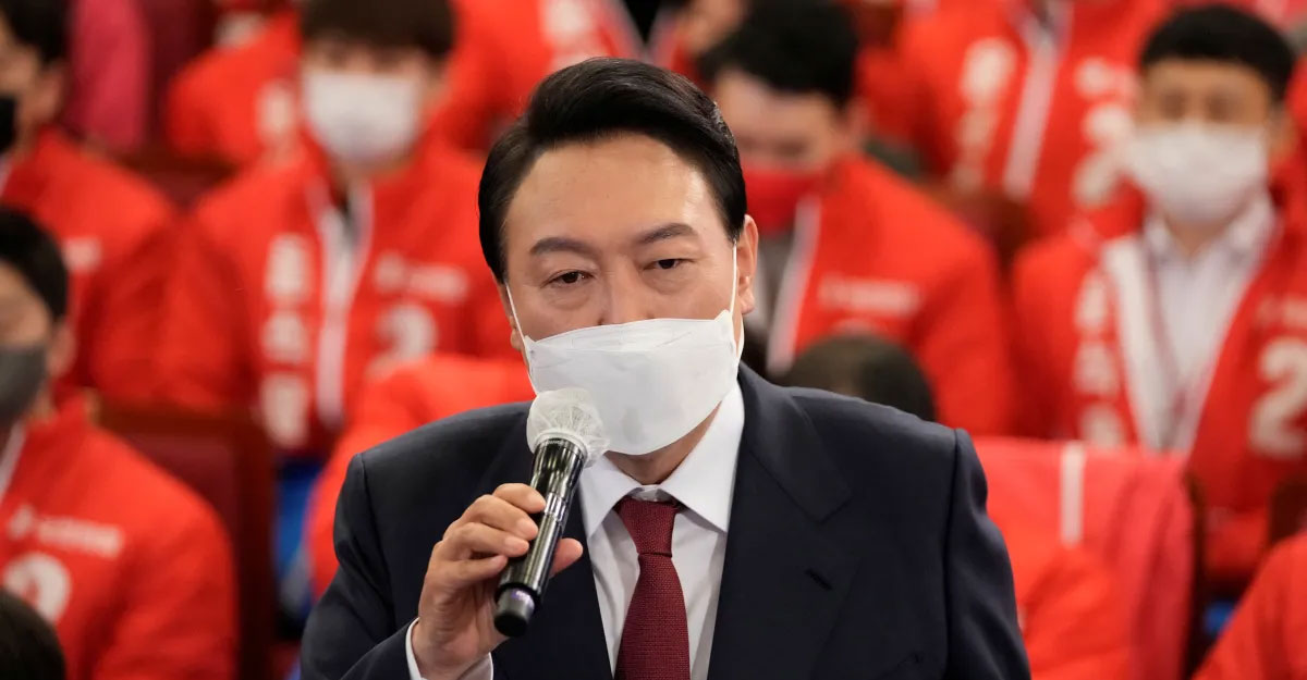 দক্ষিণ কোরিয়ার নতুন প্রেসিডেন্ট ইয়ুন সুক ইওল