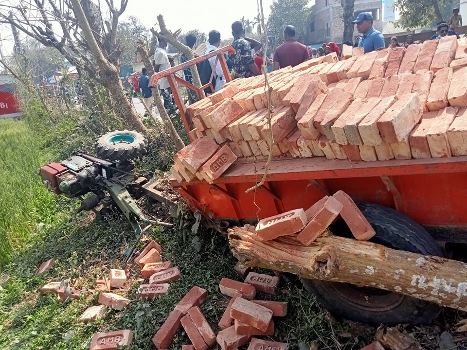 ঠাকুরগাঁওয়ে সড়ক দূর্ঘটনার ৩ জন নিহত, আহত ২ জন