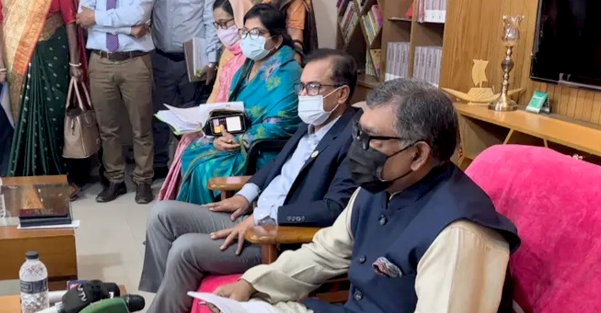 অনেকটা স্বস্তিদায়ক অবস্থায় আছি : স্বাস্থ্যমন্ত্রী
