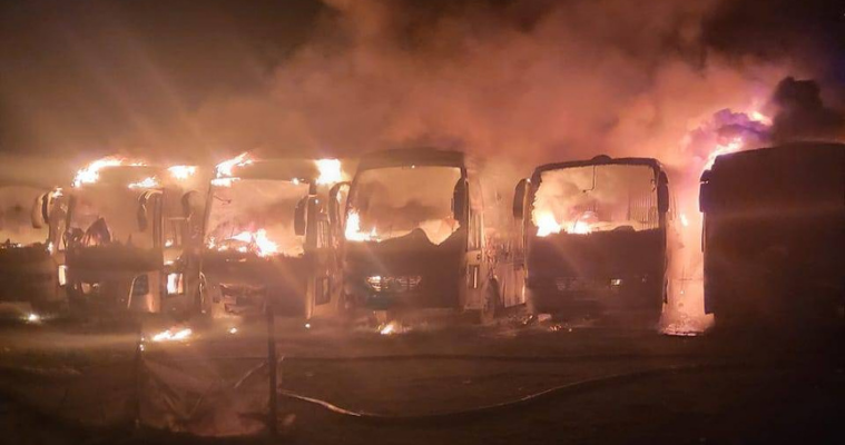 ফরিদপুরে সিআইডির জিম্মায় থাকা ১২ বাস আগুনে ভষ্মিভুত