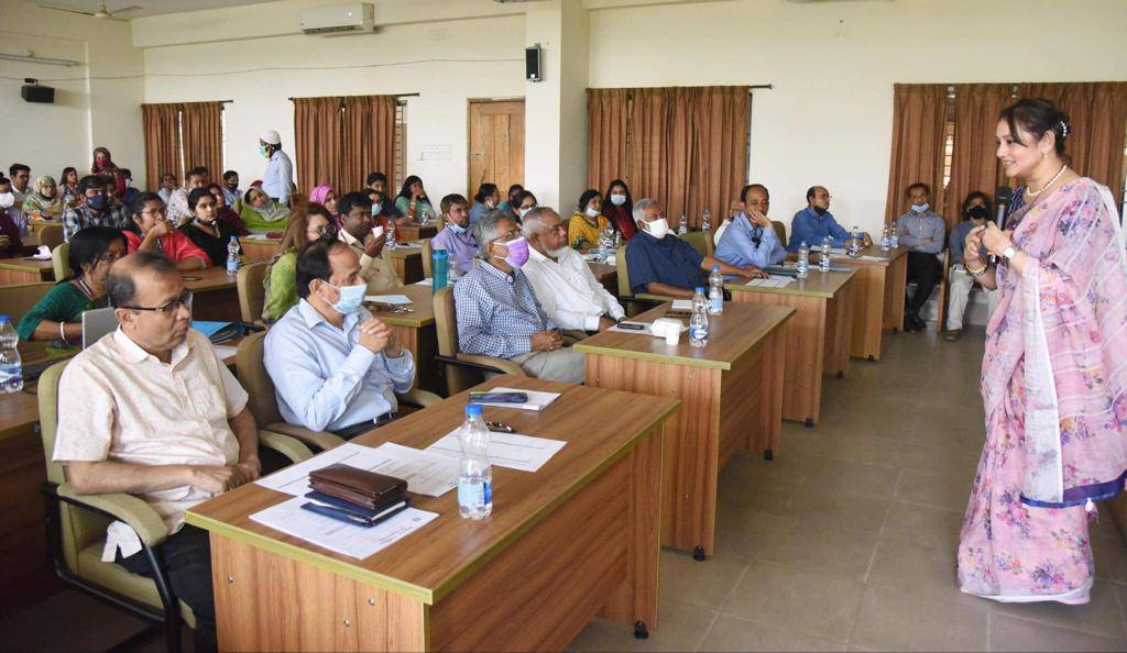 গণ বিশ্ববিদ্যালয়ে শিক্ষকদের আইকিউএসি’র কর্মশালা