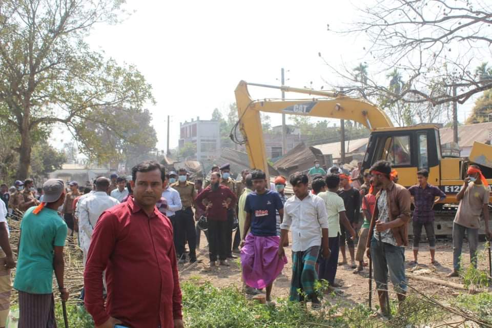 সরিষাবাড়ীতে আ. লীগের কার্যালয়সহ শতাধিক স্থাপনা উচ্ছেদ