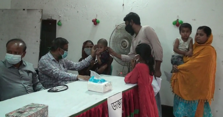 বঙ্গবন্ধুর জন্মদিবসে হিলিতে শিশুদের ফ্রী স্বাস্থ্যসেবা
