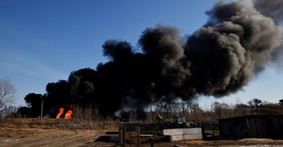 ইউক্রেনের বৃহত্তম তেলের ডিপো ধ্বংস করেছে রুশ সেনারা