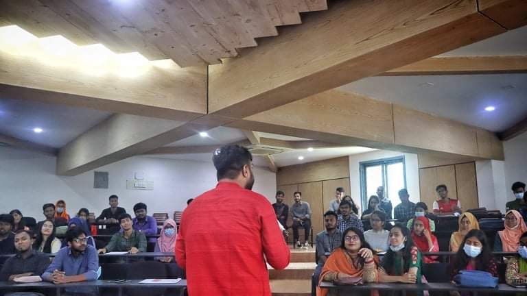 স্বাধীনতা দিবসে খুবি ক্যারিয়ার ক্লাবের আয়োজনে 'পাবলিক স্পিকিং' কর্মশালা