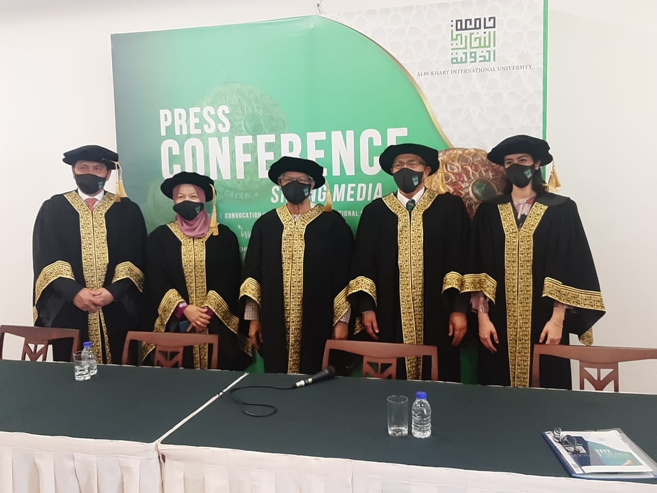 মালয়েশিয়ার আলবুখারি বিশ্ববিদ্যালয়ের প্রথম সমাবর্তনে ডিগ্রি প্রদান করলেন ড. ইউনূস