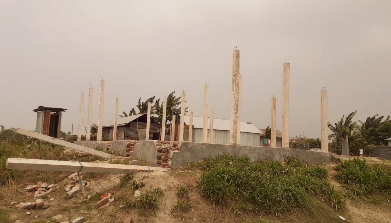প্রাথমিক বিদ্যালয় স্থানান্তরে অনিয়মের অভিযোগ