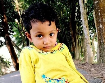 বাবার কোলে থাকা শিশুকে গুলি করে হত্যা, আটক ৩