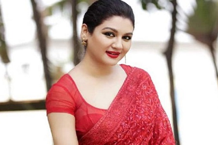 উচ্ছ্বসিত জয়া