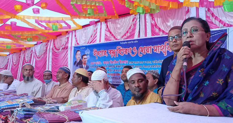 কিশোরগঞ্জে বিএনপির উদ্যোগে বস্ত্র বিতরণ