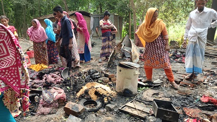 ফরিদপুরে হামলায় তিনজন আহত, দুটি ঘরে আগুন