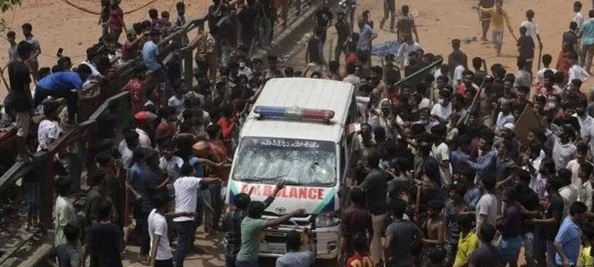 অ্যাম্বুলেন্স ভাঙচুর : ২০০ জনের বিরুদ্ধে মামলা