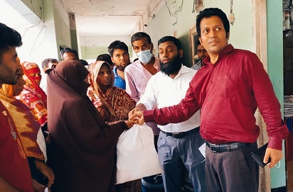 ফরিদপুরে ৯৯৯ এ ফোন দিয়ে খাদ্য সহায়তা পেল ৫০ পরিবার