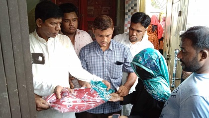 সুবর্ণচরে ১০ হাজার মানুষের মাঝে ঈদ বস্ত্র বিতরণ