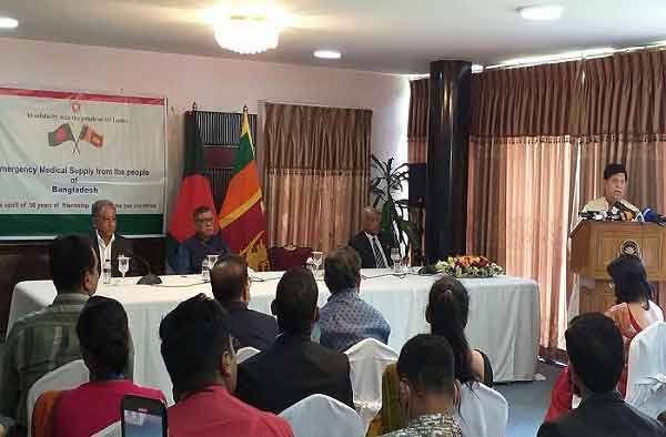 শ্রীলঙ্কাকে জরুরি ওষুধ সামগ্রী সহায়তা দিলো বাংলাদেশ