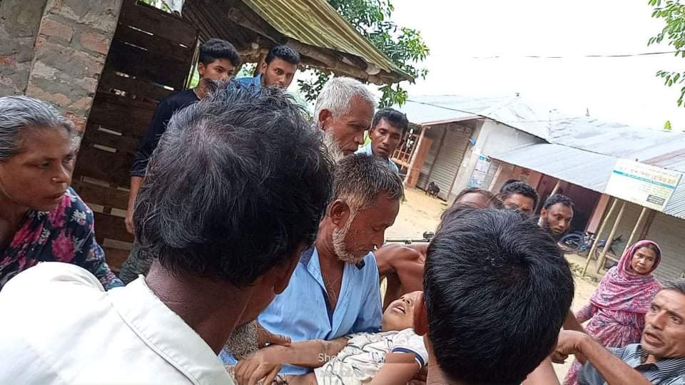 ঘোড়াঘাটে বেগুন তুলতে গিয়ে বজ্রপাতে প্রাণ গেল শিশুর