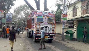 ছয়দিনের ছুটি শেষে হিলিতে আমদানি-রফতানি শুরু