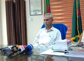 ৩০০ আসনে ইভিএমে ভোট করার সক্ষমতা নেই: ইসি আলমগীর