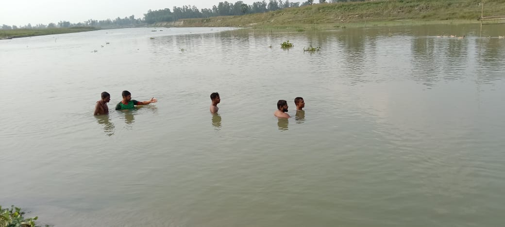 ঘোড়াঘাটে নদীতে গোসল করতে নেমে প্রাণ গেল শিশুর