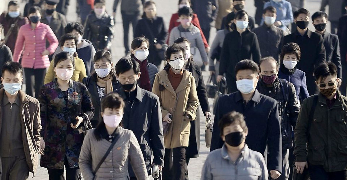কিমের দেশে করোনায় প্রথম মৃত্যু, সাড়ে ৩ লাখ মানুষ জ্বরে আক্রান্ত