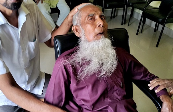 দাওয়াত না পেয়ে মুক্তিযোদ্ধাকে পেটালেন চেয়ারম্যান!