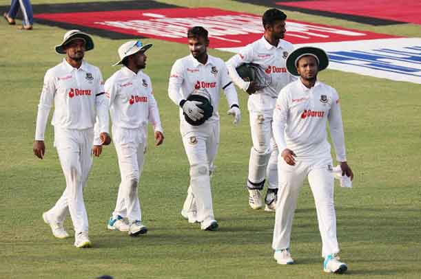 চট্টগ্রাম টেস্টের দ্বিতীয় দিন : শ্রীলঙ্কাকে দ্রুত থামাতে চায় বাংলাদেশ