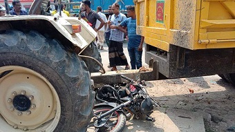 নাটোরে পৃথক দুর্ঘটনায় শিক্ষকসহ দুইজন নিহত