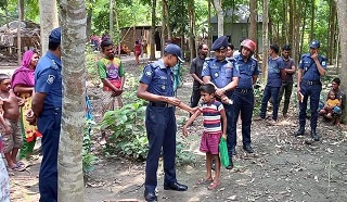ফরিদপুরের সালথায় দুই পক্ষের সংঘর্ষ, যুবকের মৃত্যু, ঘটনাস্থল পরিদর্শনে পুলিশ সুপার