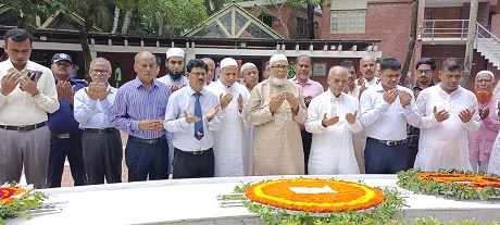 বঙ্গবন্ধুর সমাধিতে প্রেস কাউন্সিল চেয়ারম্যানের শ্রদ্ধা